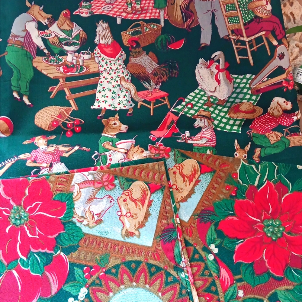 3 piece Christmas Table Cloth and Napkins